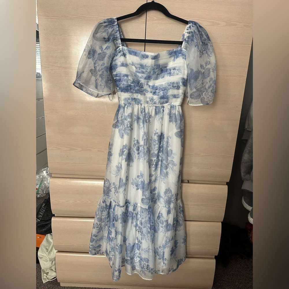 The A&F Emerson Poplin Puff Sleeve Midi Dress